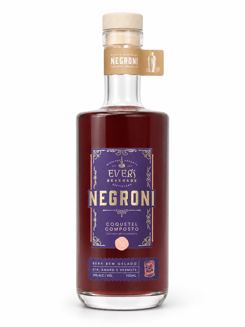 Garrafa de Negroni Ever’s Beverage, coquetel composto, 700 ml, rótulo roxo com letras douradas